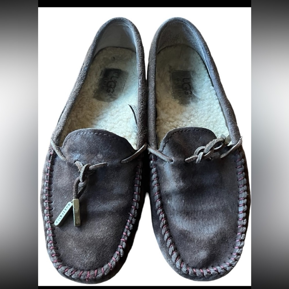 Ugg Dakota slipper moccasins shoes size 5.5. Brown